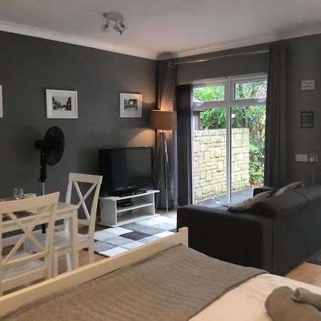 Self-Contained Apartment Corsham Exterior foto